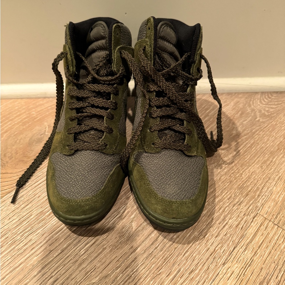Nike dunk sky high!  Like new.